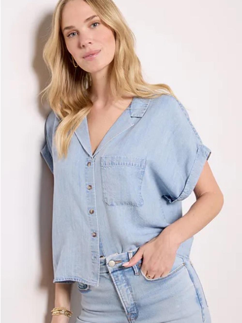 Evereve Chambray Denim Button-Front Women's Top